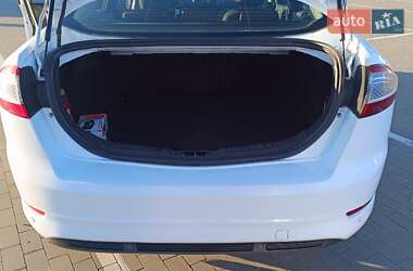 Седан Ford Mondeo 2012 в 