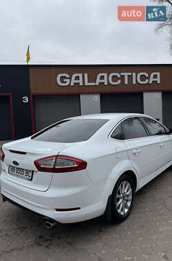 Седан Ford Mondeo 2012 в 