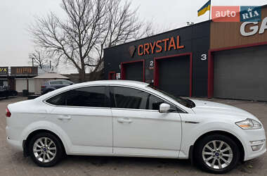 Седан Ford Mondeo 2012 в 