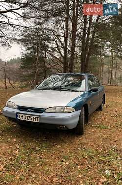 Седан Ford Mondeo 1993 в Лугинах