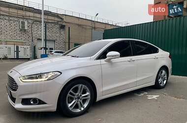 Седан Ford Mondeo 2015 в 
