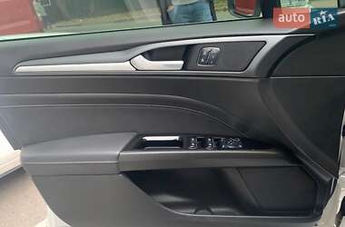 Седан Ford Mondeo 2015 в 