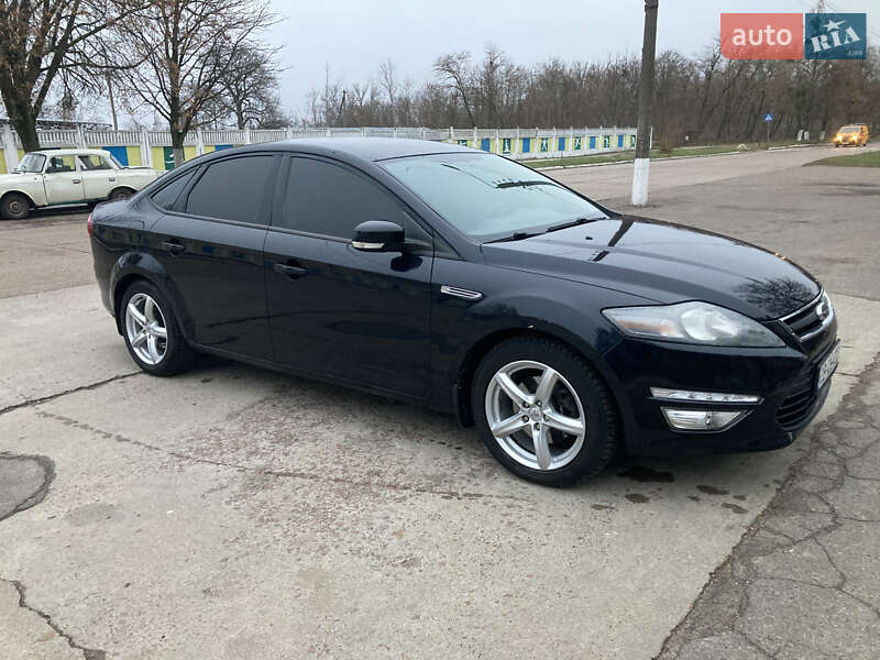Седан Ford Mondeo 2010 в Варві