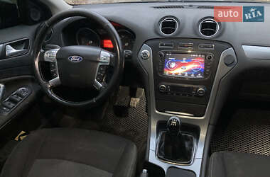 Седан Ford Mondeo 2010 в Варві