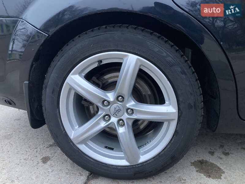 Седан Ford Mondeo 2010 в Варві