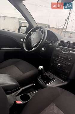 Ліфтбек Ford Mondeo 2004 в Кам'янець-Подільському