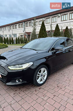 Седан Ford Mondeo 2015 в Стрию