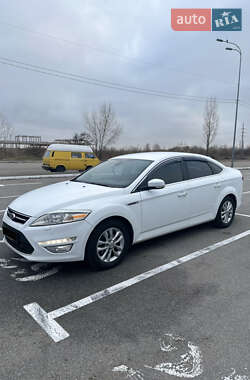 Седан Ford Mondeo 2012 в 