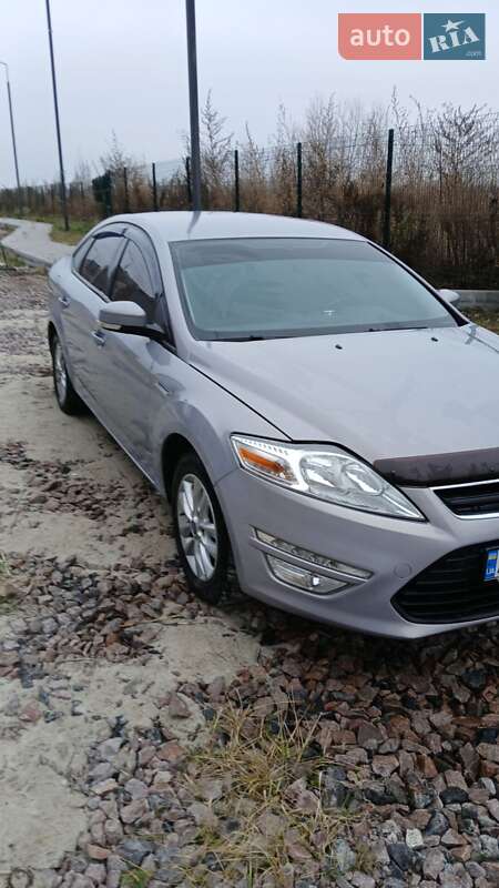 Седан Ford Mondeo 2012 в Броварах