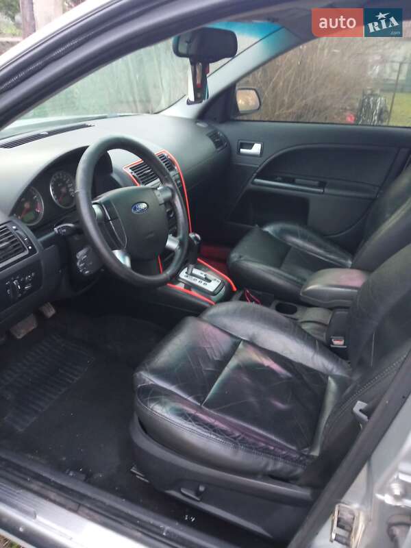 Седан Ford Mondeo 2002 в Кременце
