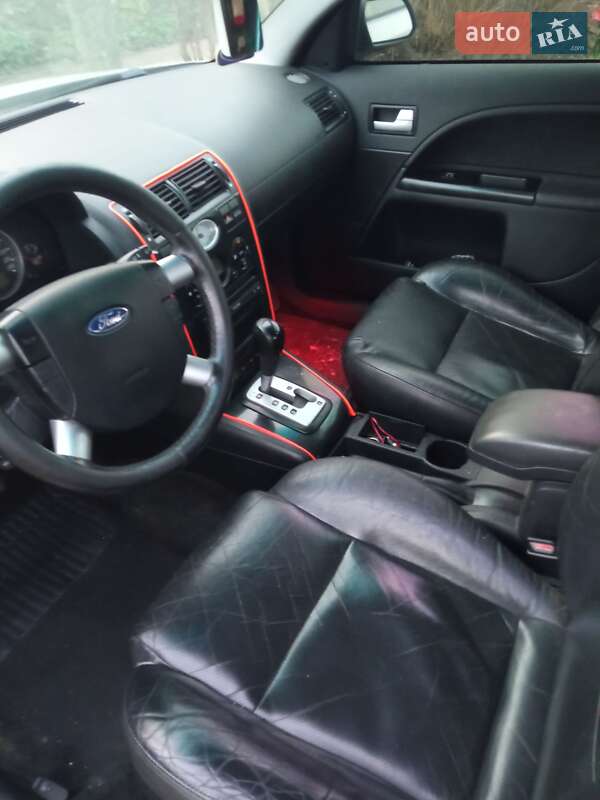 Седан Ford Mondeo 2002 в Кременце