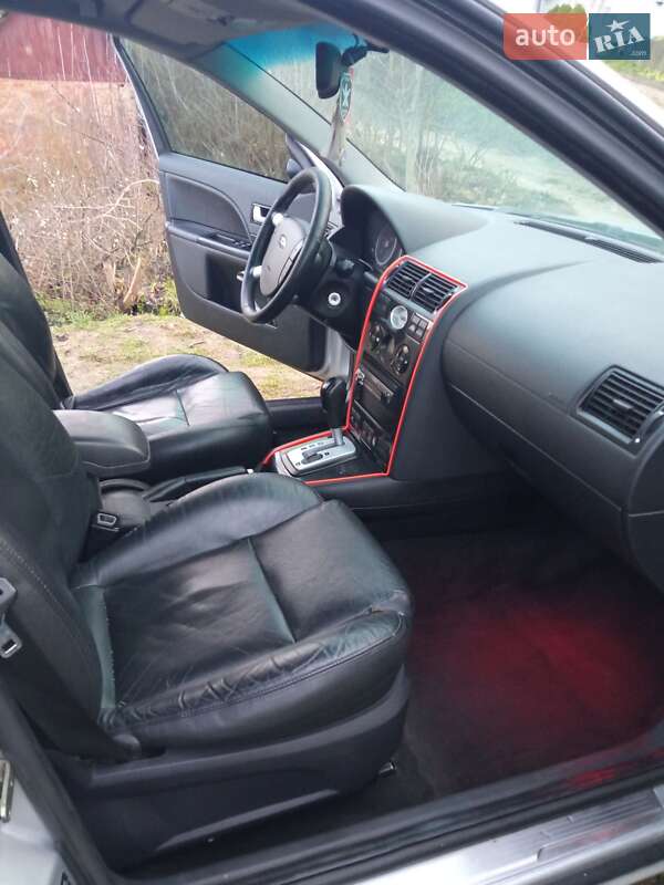Седан Ford Mondeo 2002 в Кременце