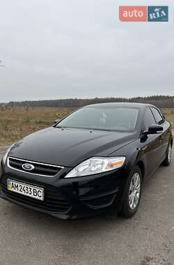 Ліфтбек Ford Mondeo 2013 в Лугинах