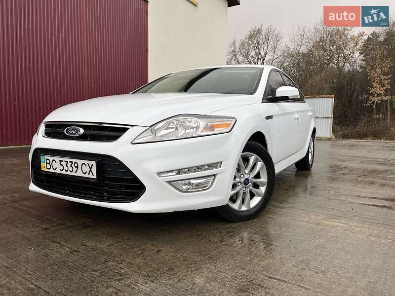 Седан Ford Mondeo 2012 в Новояворовске