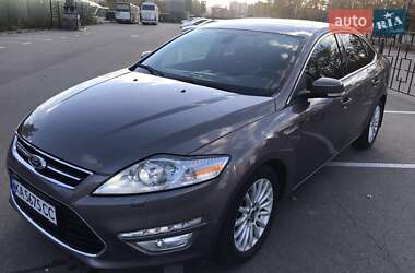 Седан Ford Mondeo 2012 в 