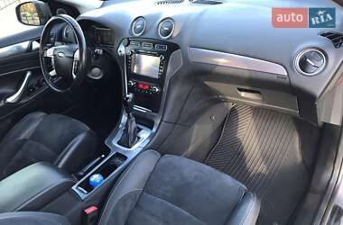Седан Ford Mondeo 2012 в 