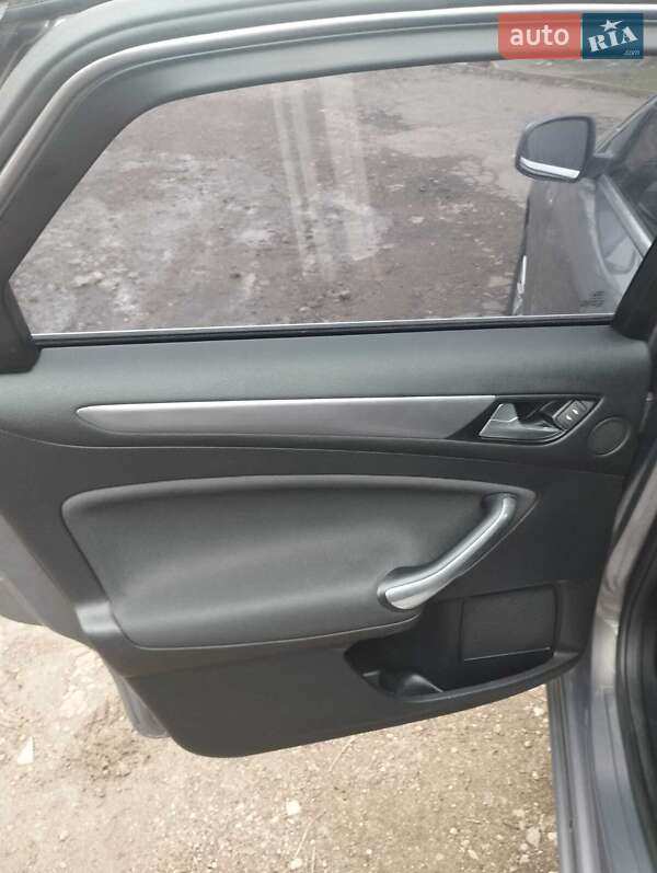 Лифтбек Ford Mondeo 2012 в Кривом Роге