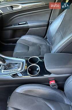 Лифтбек Ford Mondeo 2017 в 