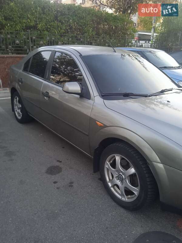 Лифтбек Ford Mondeo 2001 в Киеве
