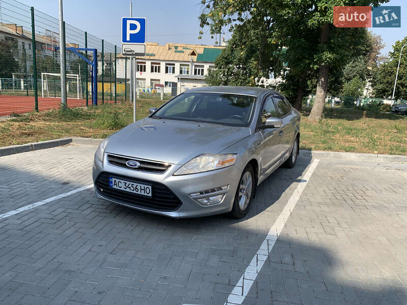 Седан Ford Mondeo 2012 в Луцке