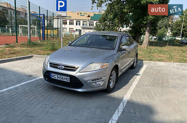 Седан Ford Mondeo 2012 в 