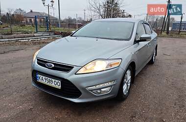 Седан Ford Mondeo 2012 в 