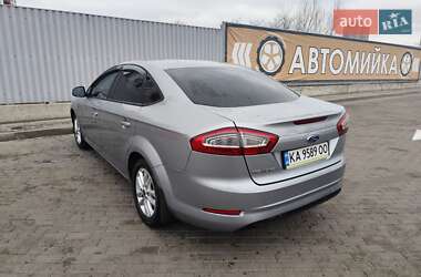 Седан Ford Mondeo 2012 в 
