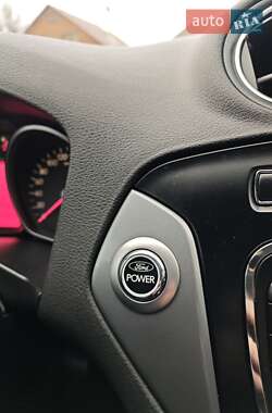 Седан Ford Mondeo 2012 в 