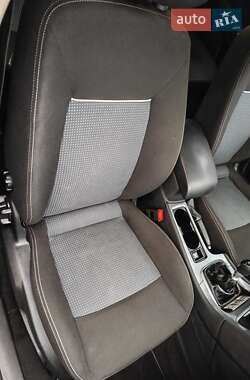 Седан Ford Mondeo 2012 в 