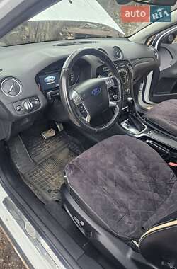 Седан Ford Mondeo 2012 в 