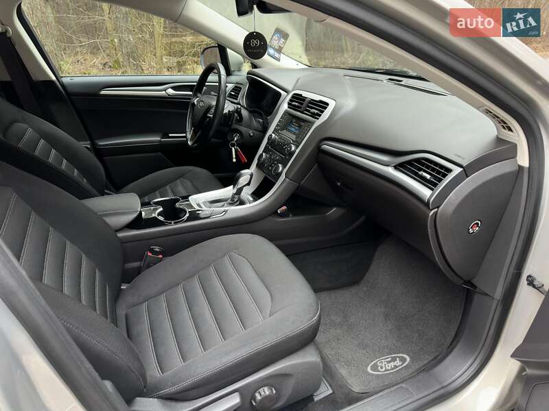 Лифтбек Ford Mondeo 2016 в Ровно