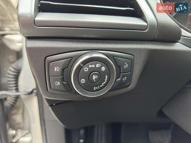 Лифтбек Ford Mondeo 2016 в Ровно