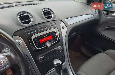 Седан Ford Mondeo 2011 в 