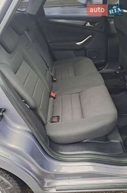Седан Ford Mondeo 2011 в 