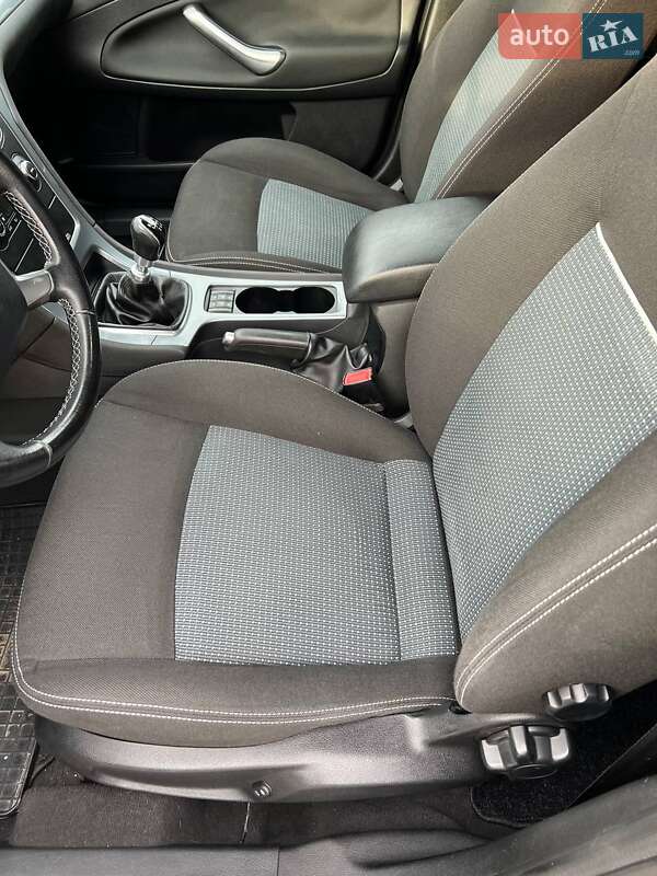 Универсал Ford Mondeo 2010 в Хусте