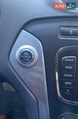 Лифтбек Ford Mondeo 2013 в 