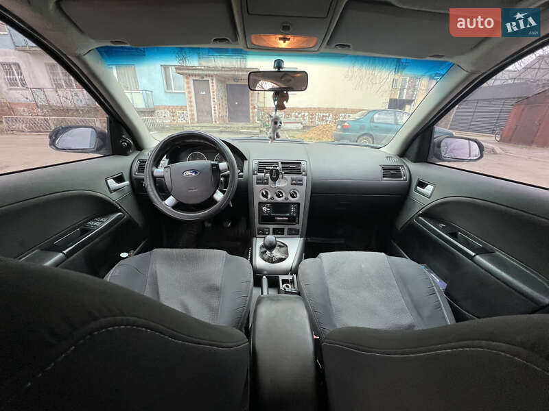 Седан Ford Mondeo 2002 в Гайвороне