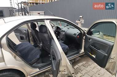 Лифтбек Ford Mondeo 2005 в Ровно