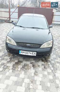 Седан Ford Mondeo 2001 в Обухове