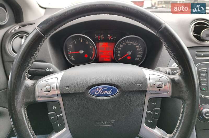 Седан Ford Mondeo 2012 в Киеве