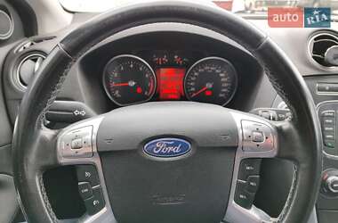Седан Ford Mondeo 2012 в 