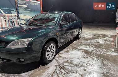 Лифтбек Ford Mondeo 2001 в Городке