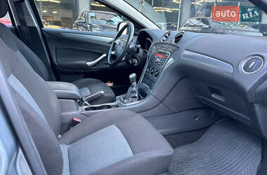 Седан Ford Mondeo 2012 в 