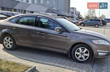 Седан Ford Mondeo 2012 в 