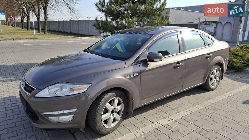 Седан Ford Mondeo 2012 в Львове