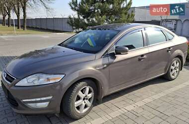 Седан Ford Mondeo 2012 в 
