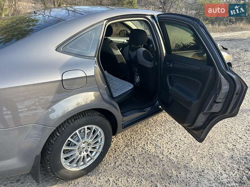 Лифтбек Ford Mondeo 2013 в Черкассах