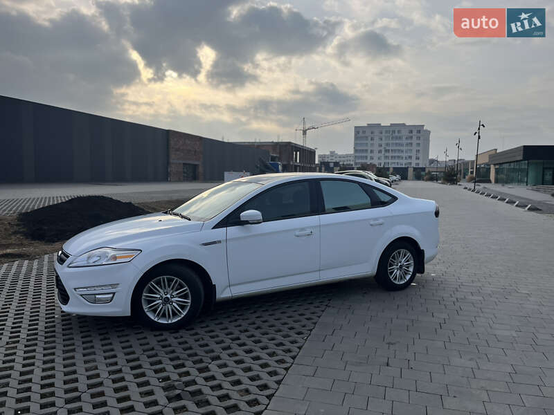 Седан Ford Mondeo 2012 в Хмельницком