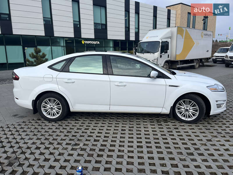 Седан Ford Mondeo 2012 в Хмельницком