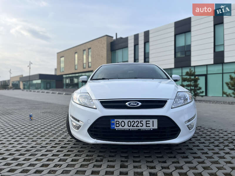 Седан Ford Mondeo 2012 в Хмельницком